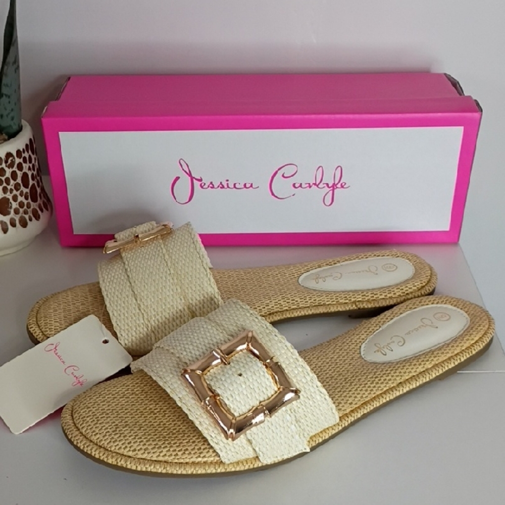 New-Cream Slide Sandals with Gold Buckle